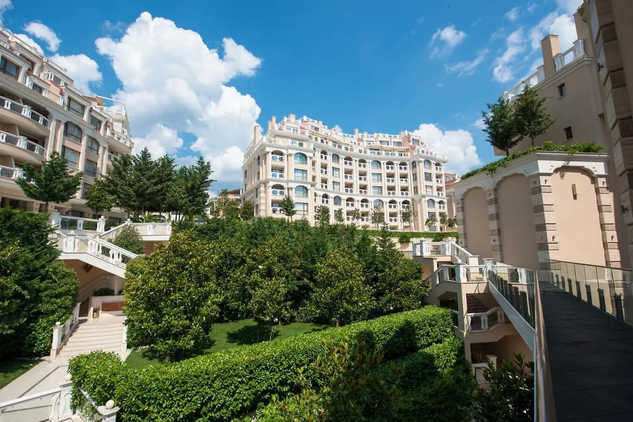 Apartment Dreams In La Mer Golden Sands