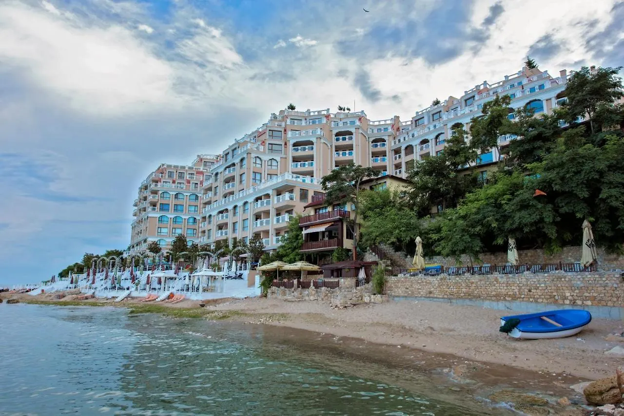 Apartment Dreams In La Mer Golden Sands