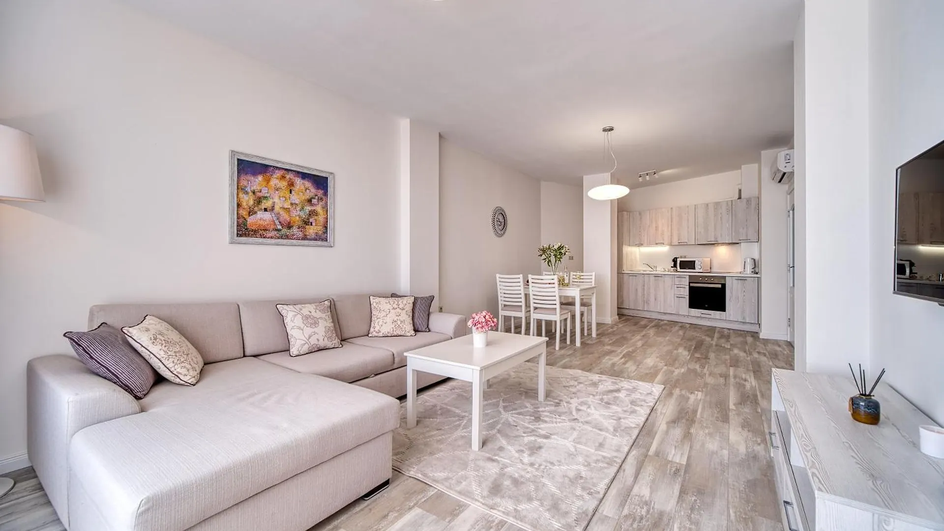 Apartment Dreams In La Mer Golden Sands
