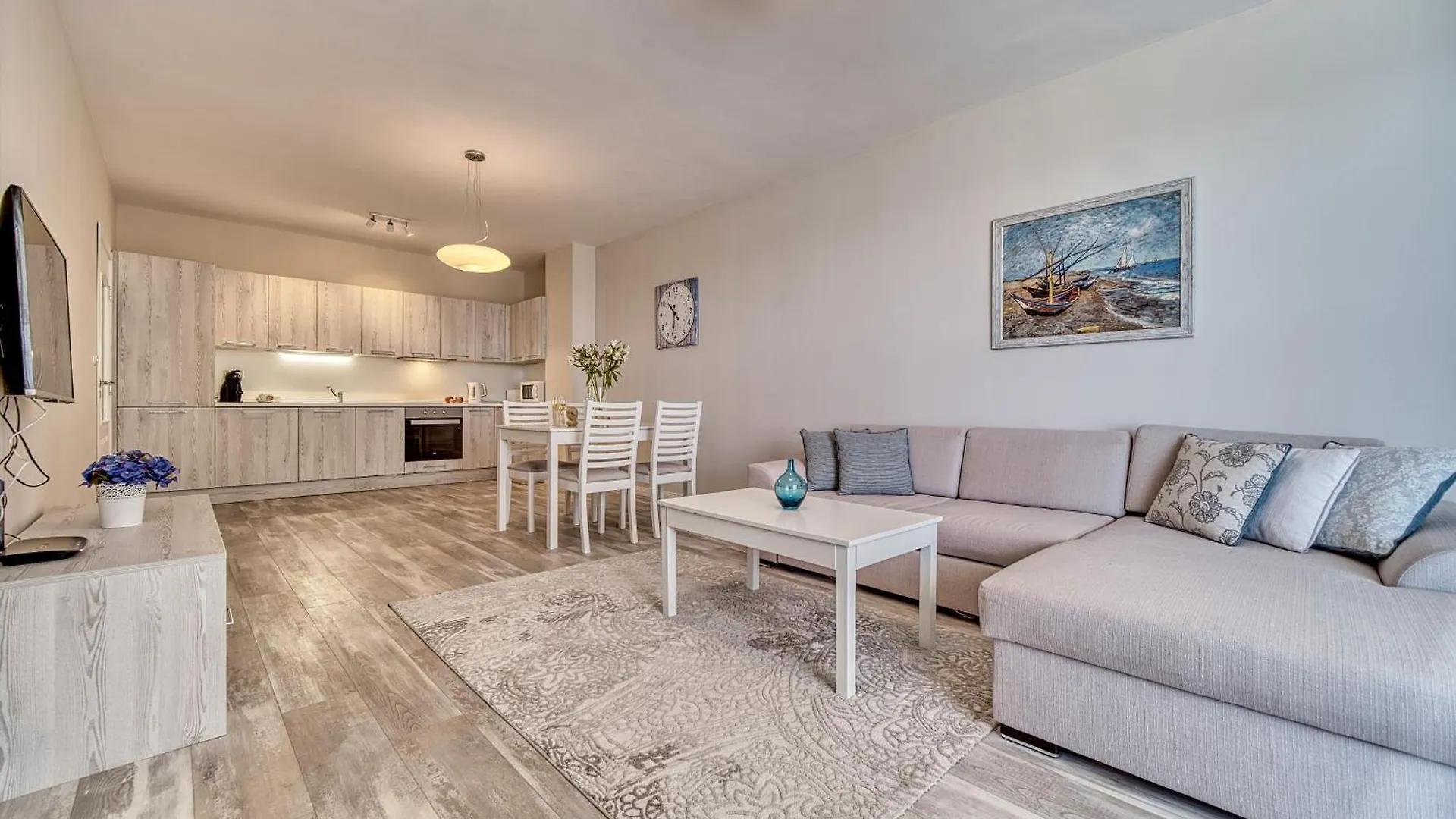 Dreams In La Mer Golden Sands Apartment