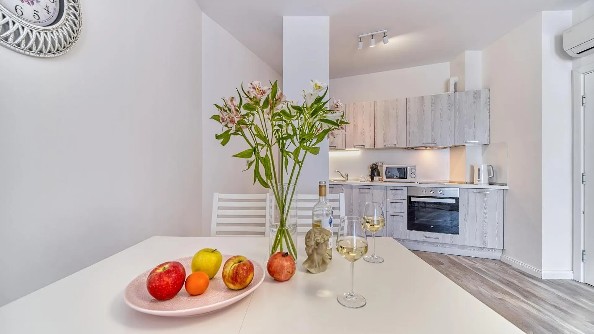 Apartment Dreams In La Mer Golden Sands