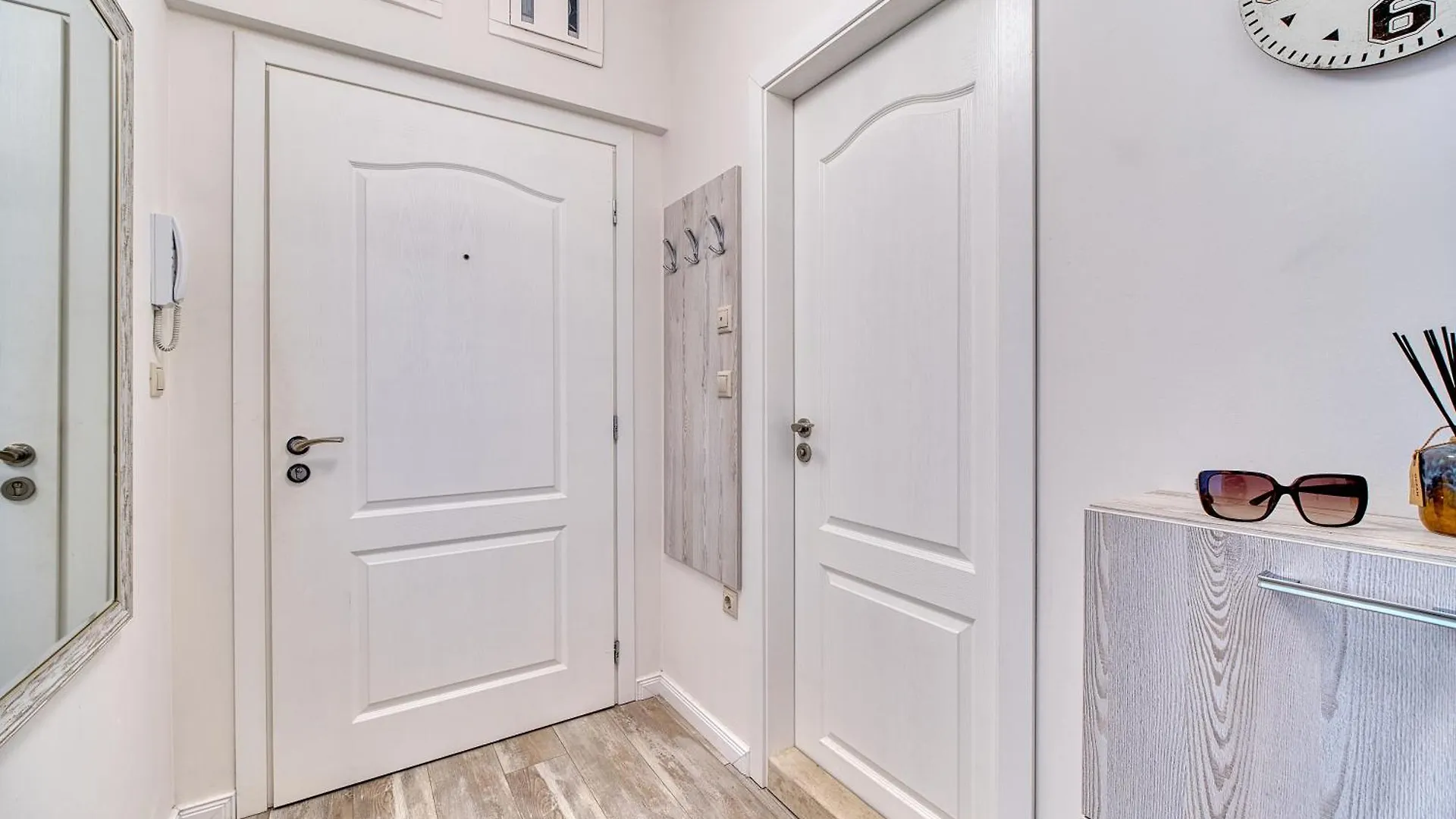 Apartment Dreams In La Mer Golden Sands